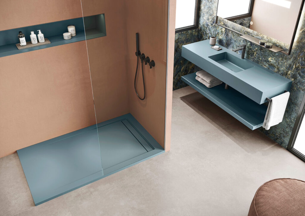 salle-de-bains-bleue-et-rose